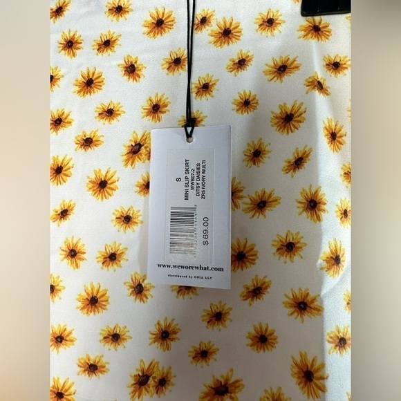 NWT Revolve WeWoreWhat Mini Slip Ditsy Daisy Skirt - Picture 7 of 8